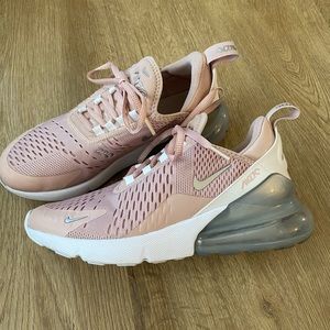 Women’s Nike Air Max 270- size 7.5